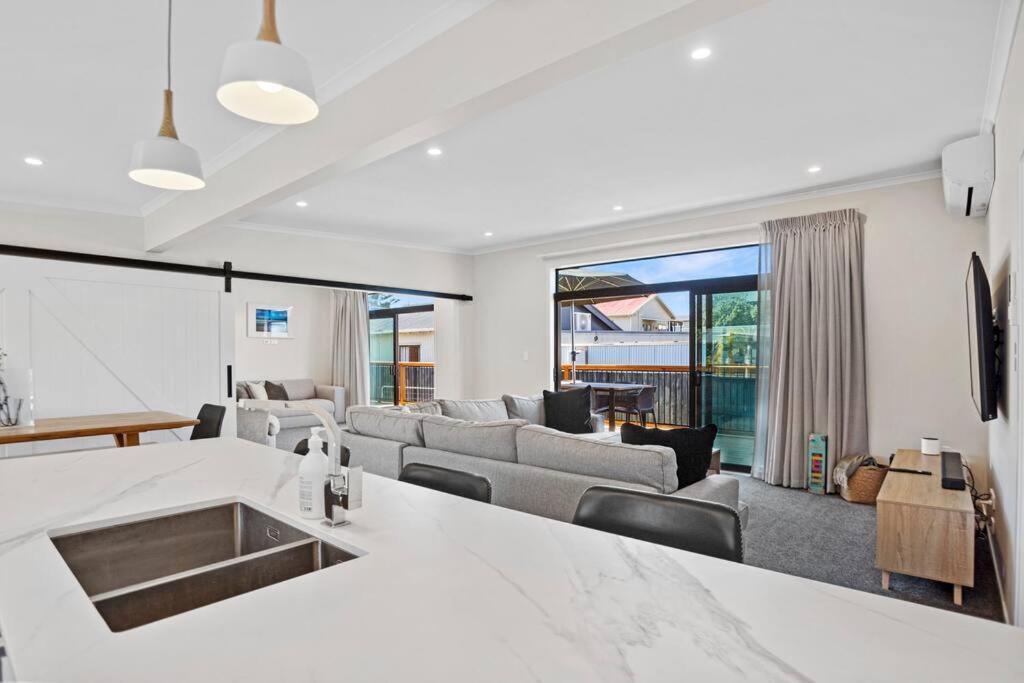 Leisure On Leo Villa Waihi Bagian luar foto
